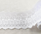 Preview: Bestickter matter Tüll mit Blumen pro Meter weiss