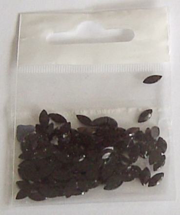 Steinchen schwarz