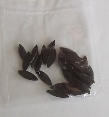 Steinchen schwarz