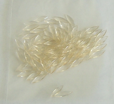 Transparente Steinchen ecru