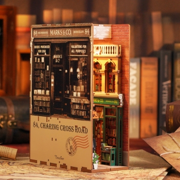 TONECHEER DIY Book Nook / Diorama 84 Charing Cross Road