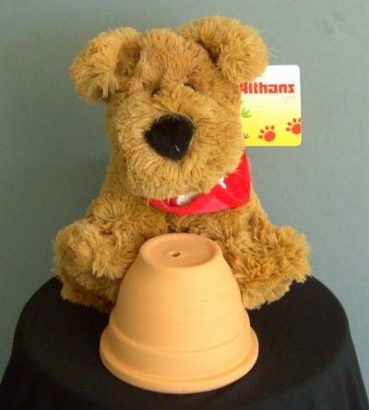 Althans Plüschtier Hund sitzend mit Halstuch braun 23 cm