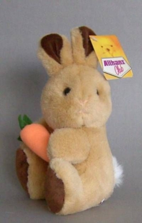 Althans Plüschtier Hase mit Mohrrübe creme 18 cm