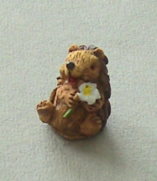 Schoenes-fuer-jeden.de - Polyresin Figur Igel 2 cm Igel mit Blume