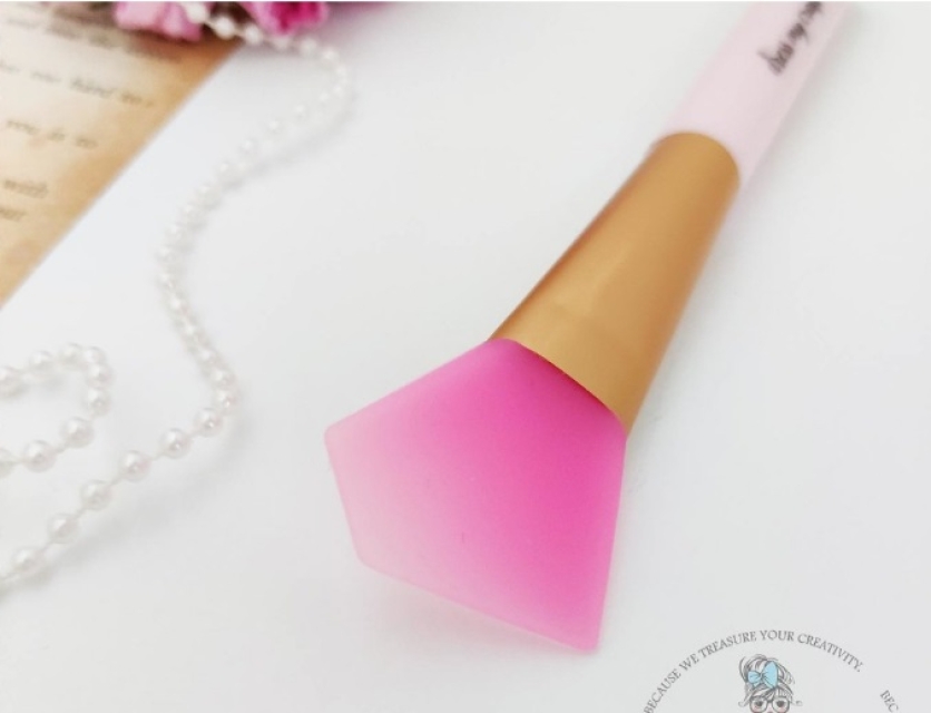 Dress My Craft Silicone Spatula Brush