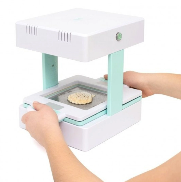 We R Makers Mold Press EU Plug