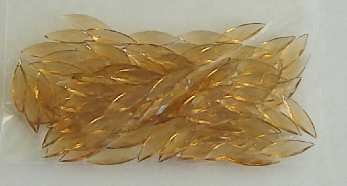 Transparente Steinchen bernstein