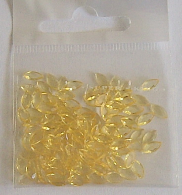 Steinchen transparent Rautenform ca. 6 mm