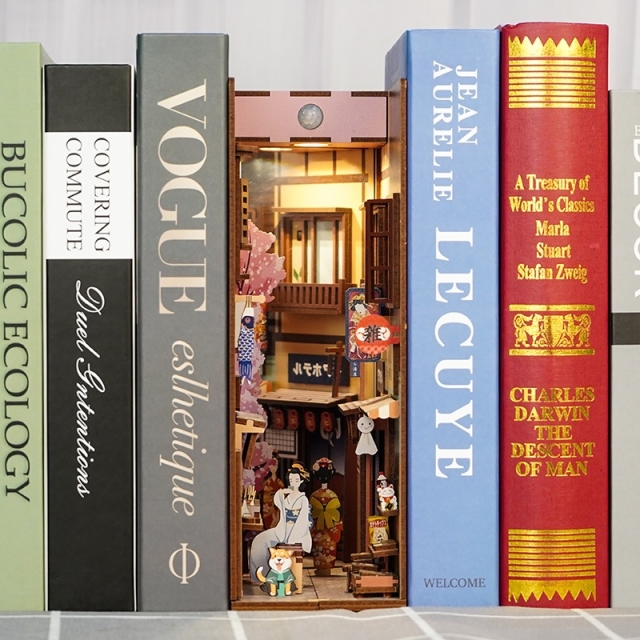 TONECHEER DIY Book Nook / Diorama Japanese Grocery Store
