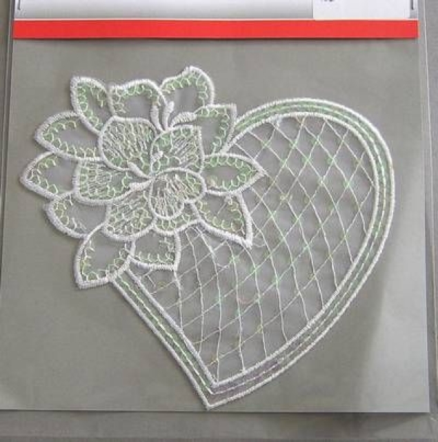 Applikation Modebesatz Herz mit Blume 19 x 17 cm weiss