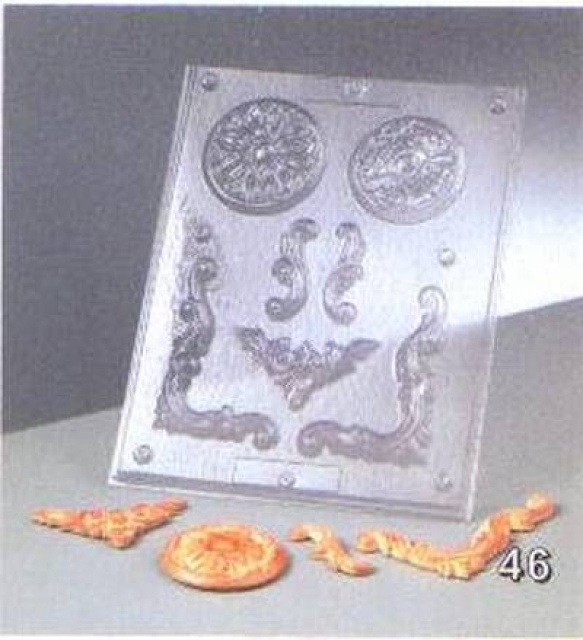 Reliefform Ornament