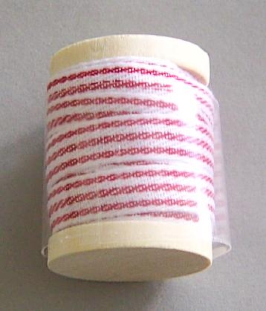 Hobbyfun Holz-Spule ca. 3,5 Meter Band mit roten Streifen