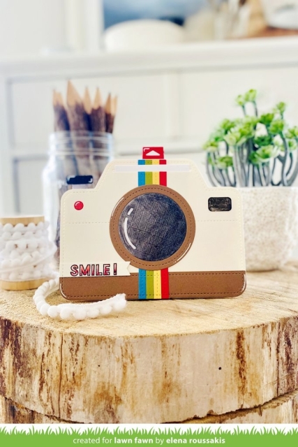 Lawn Fawn Die Schneideschablone Magic Iris Camera Add-On Dies