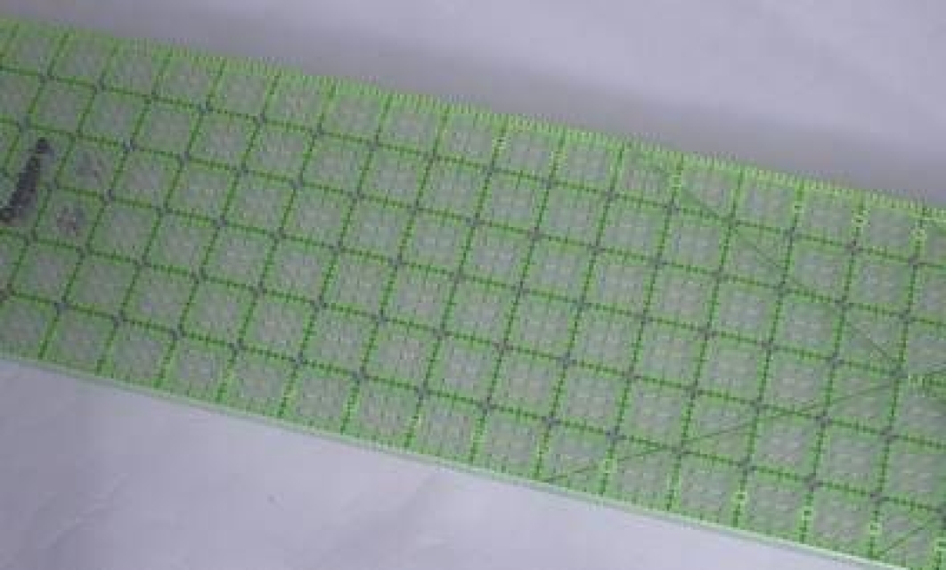 PRYM Omnigrid Anti-Rutsch Lineal 6 x 24 Inch