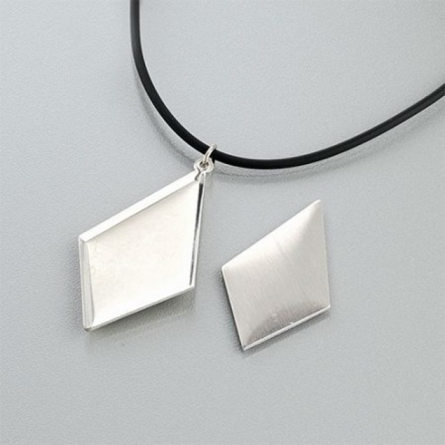 Anhänger für Modelliermasse eckig Platine 25 x 40 mm