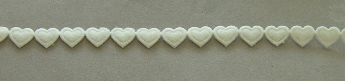 Aufbügelbare Herzenborte 13 mm je Meter creme